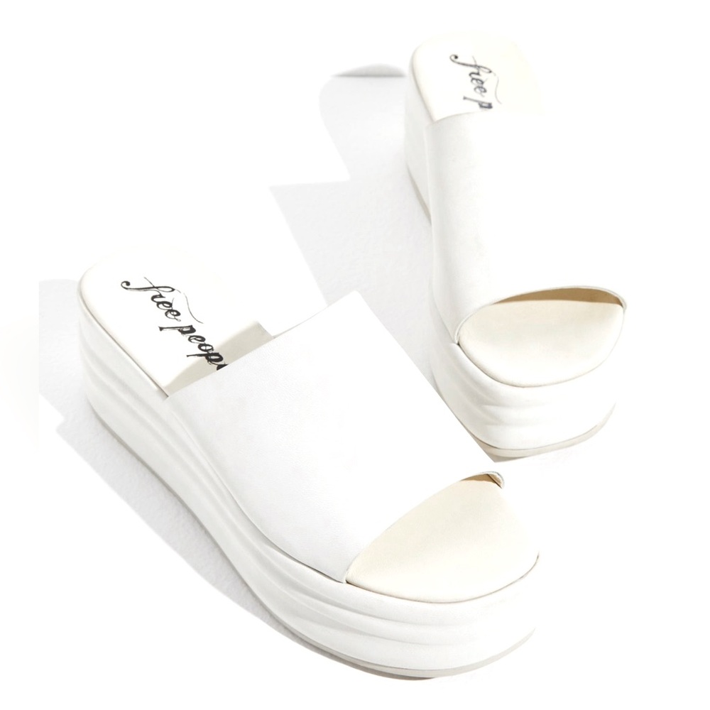 Free People Harbor White Flatform Sandals
Size: EU 38
